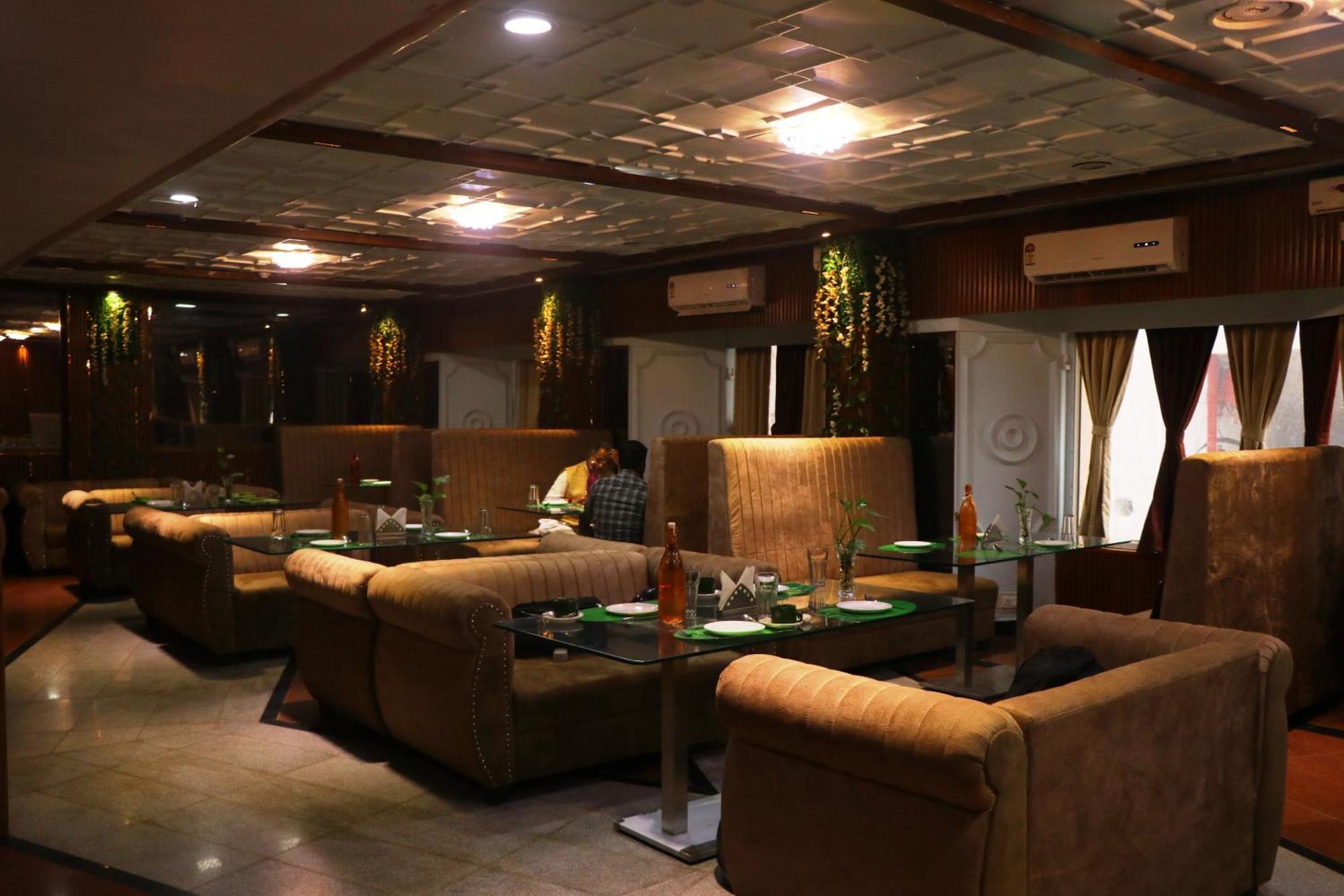Hotel Samrat International Patna  Dış mekan fotoğraf