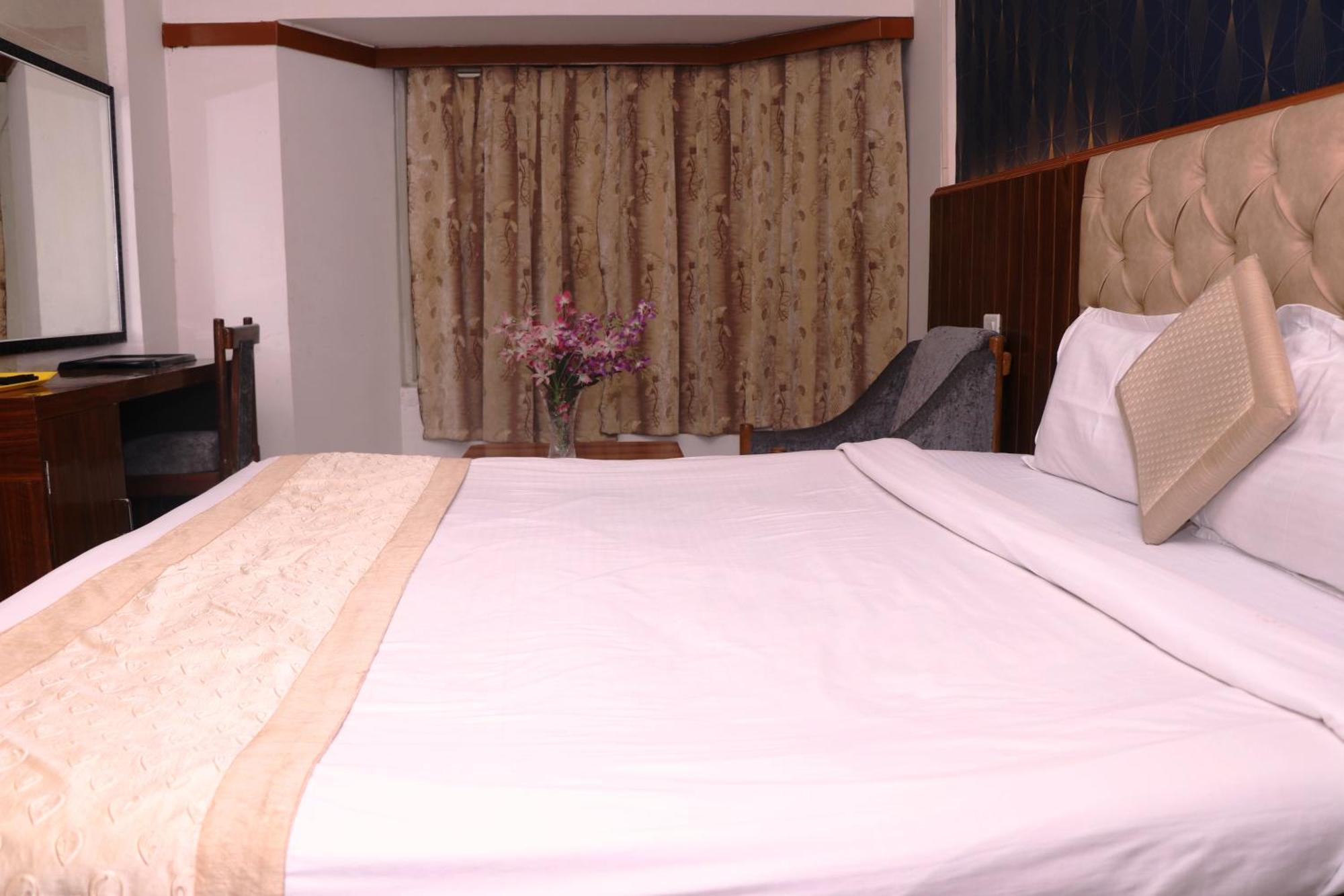 Hotel Samrat International Patna  Dış mekan fotoğraf